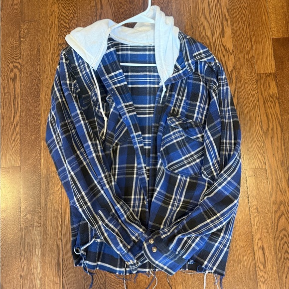 Custom made flannel - Picture 2 of 5